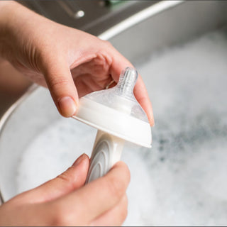 TOMMEE TIPPEE 2-IN-1 BOTTLE & TEAT BRUSH