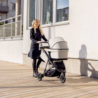 THULE SPRING 2 & MAXI COSI PEBBLE 360 PRO 2 TRAVEL SYSTEM